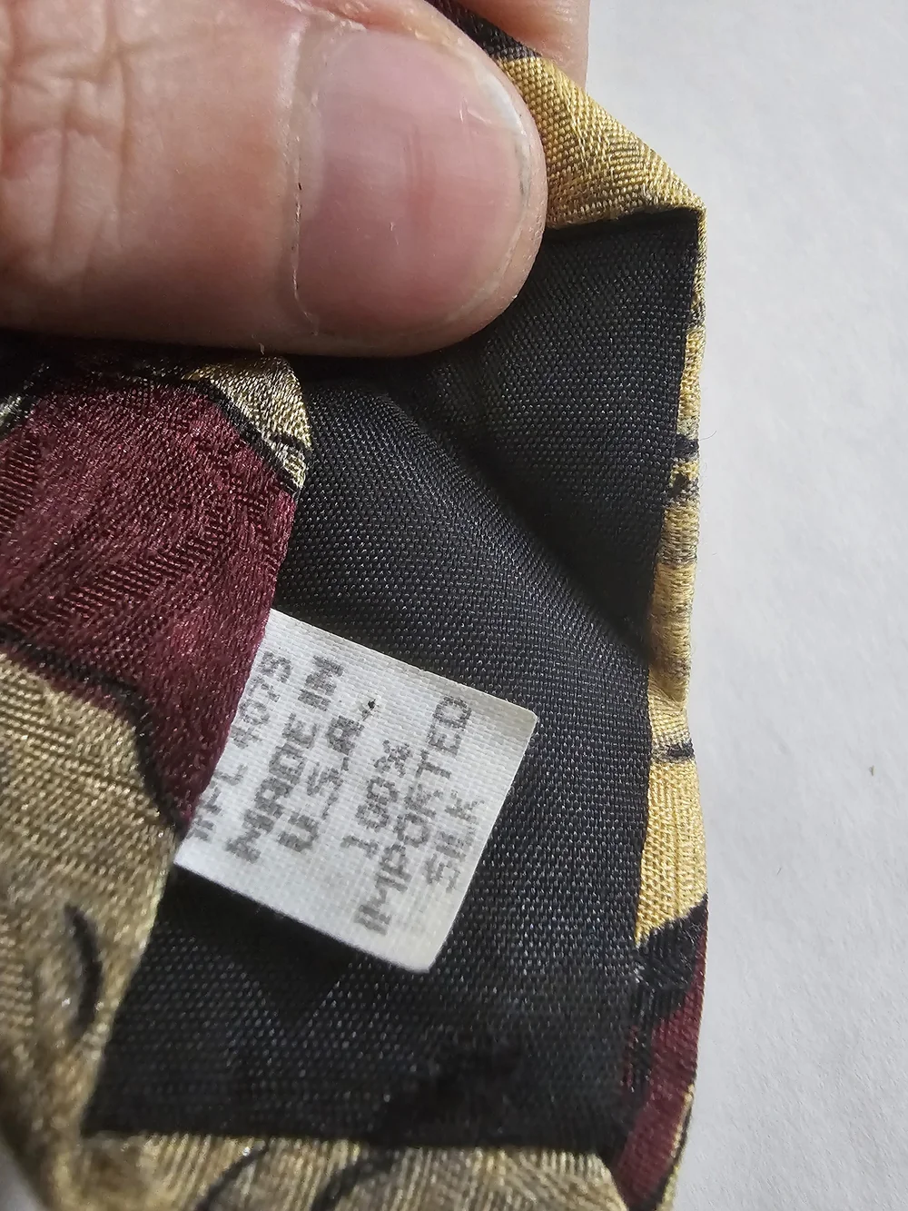Men's Burgundy and Gold Patterned Tie